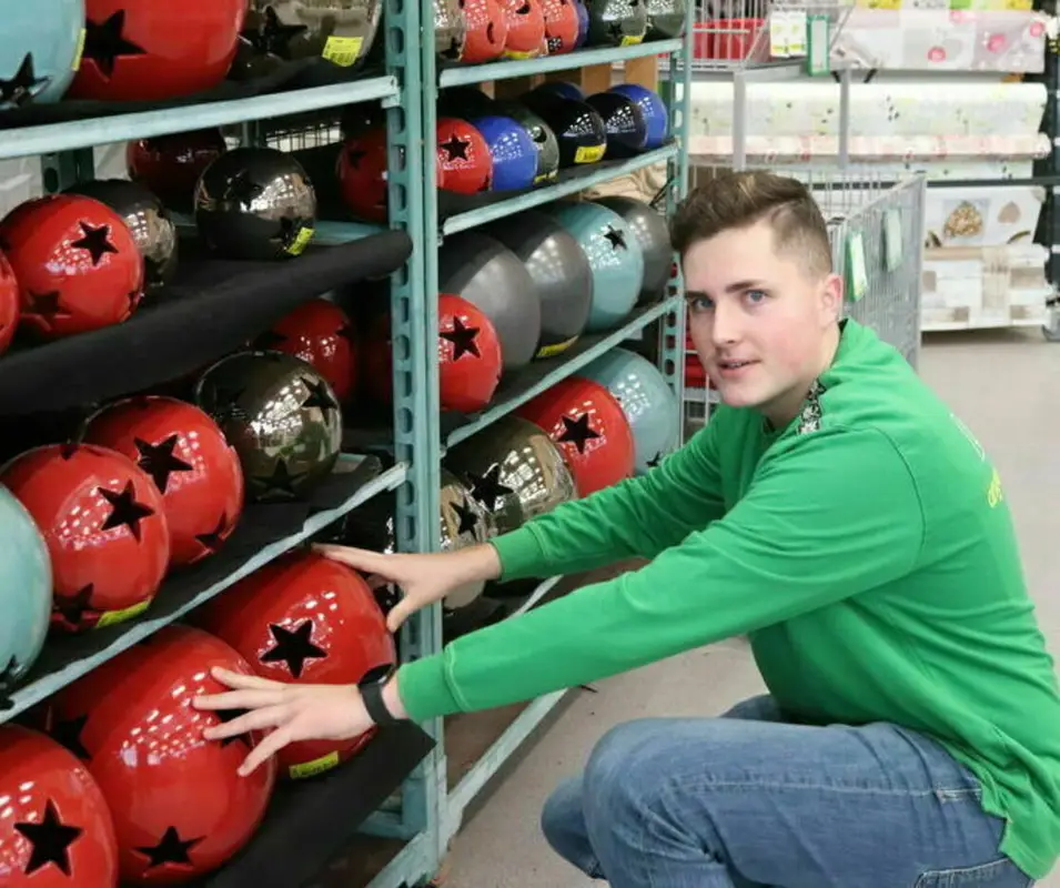 Beruf Detailhandelsfachmann/Detailhandelsfachfrau EFZ Gestalten von Einkaufserlebnissen Spielwaren