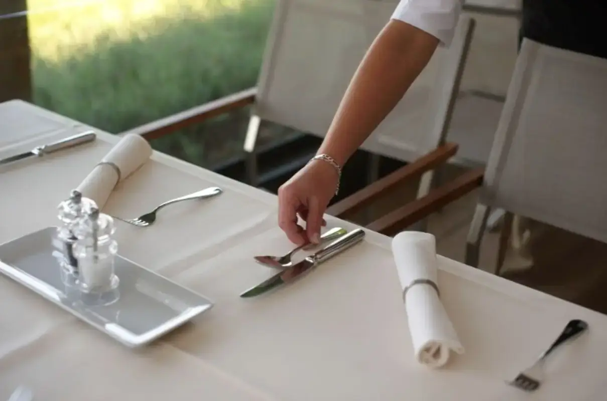 Restaurantangestellter EBA
