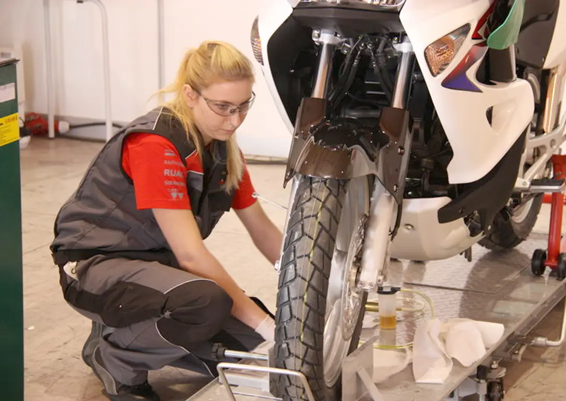 Beruf Motorradmechaniker/Motorradmechanikerin EFZ