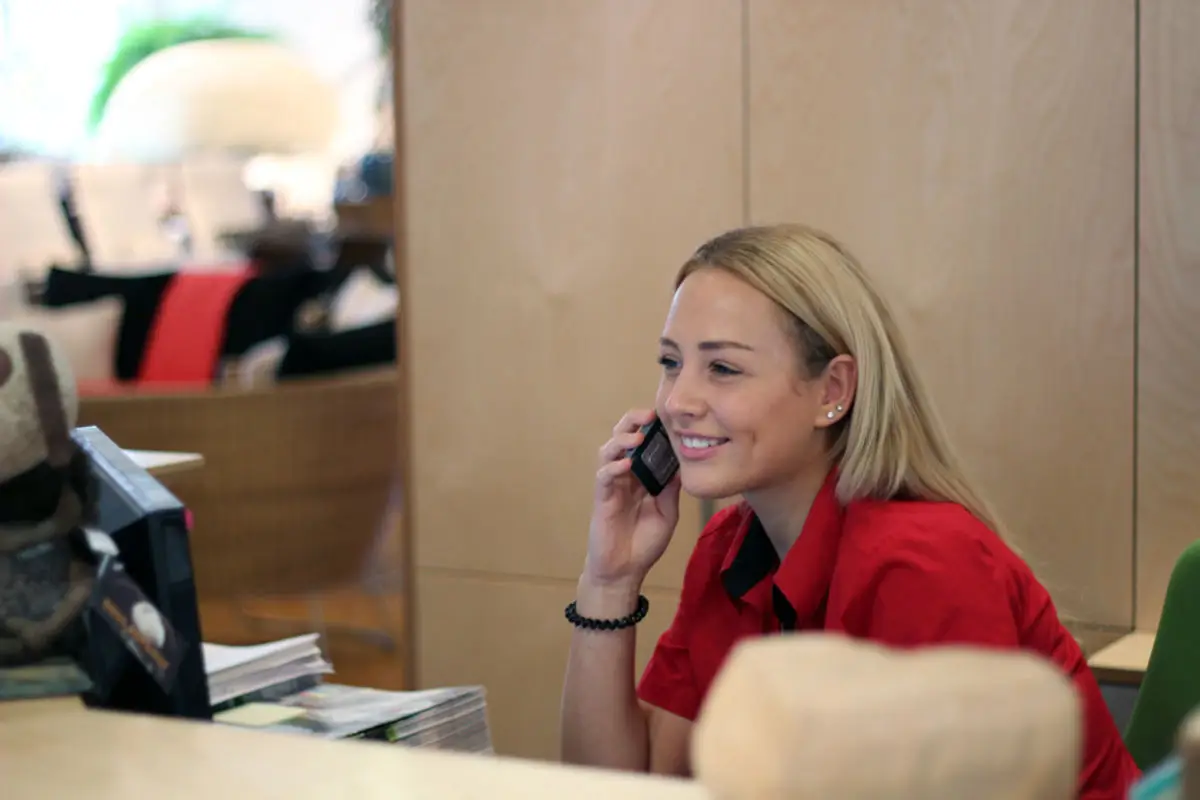 Beruf Detailhandelsfachmann/Detailhandelsfachfrau EFZ Betreuen von Online-Shops Farben