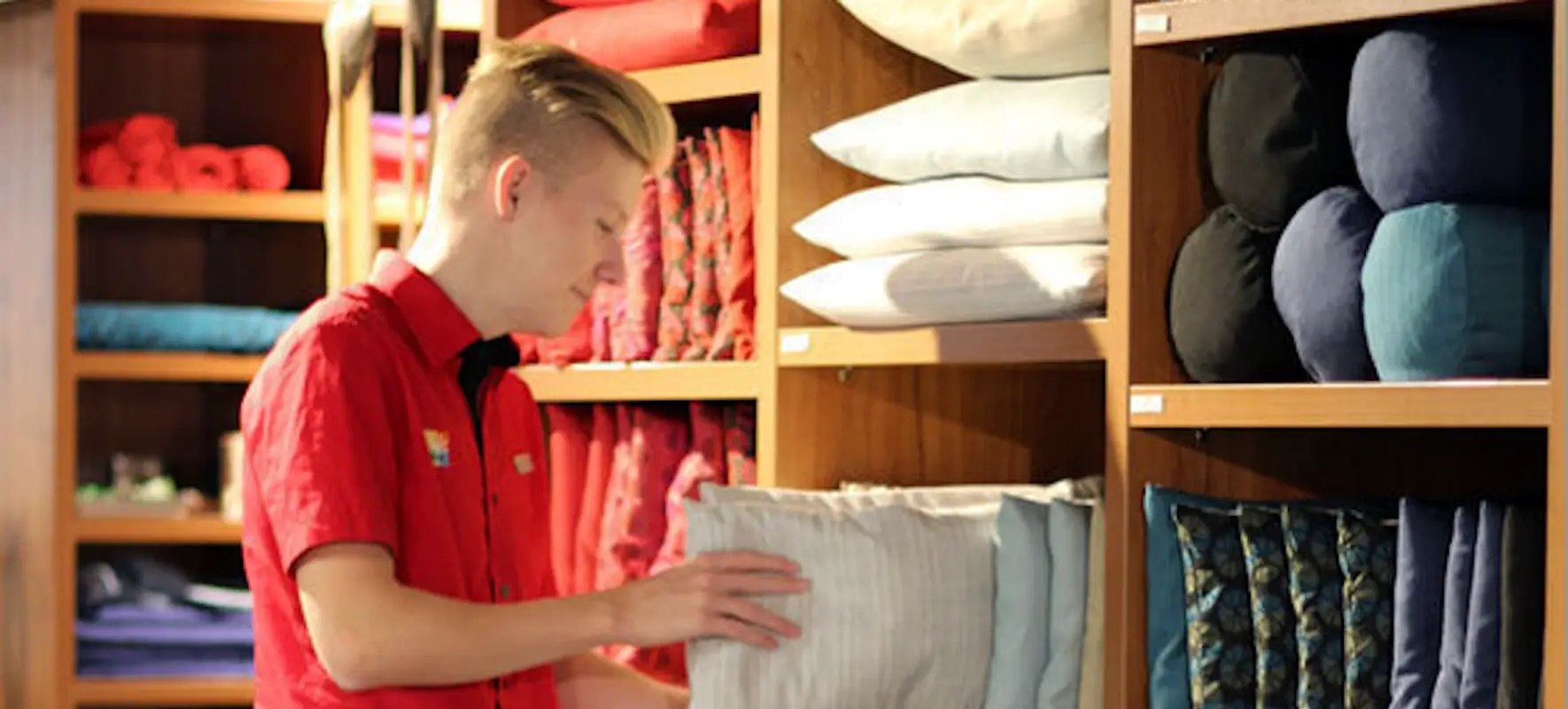 Beruf Detailhandelsfachmann/Detailhandelsfachfrau EFZ Betreuen von Online-Shops Textil