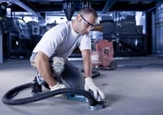 Ausbildung zum Industrie- und Unterlagsbodenbaupraktiker/in EBA - Arbeitssituation, Lohn und Weiterbildungen, Schnupperlehren und freie Lehrstelle für 2026 finden. Industrie- und Unterlagsbodenbaupraktiker/in EBA