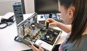 Ausbildung zum ICT-Fachmann/-frau EFZ - Arbeitssituation, Lohn und Weiterbildungen, Schnupperlehren und freie Lehrstelle für 2026 finden. ICT-Fachmann/-frau EFZ