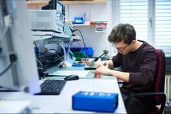 Ausbildung zum Elektroniker/in EFZ - Arbeitssituation, Lohn und Weiterbildungen, Schnupperlehren und freie Lehrstelle für 2026 finden. Elektroniker/in EFZ