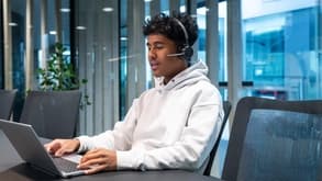 Ausbildung zum Entwickler/in digitales Business EFZ - Arbeitssituation, Lohn und Weiterbildungen, Schnupperlehren und freie Lehrstelle für 2026 finden. Entwickler/in digitales Business EFZ