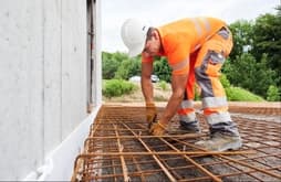 Ausbildung zum Maurer/in EBA - Arbeitssituation, Lohn und Weiterbildungen, Schnupperlehren und freie Lehrstelle für 2026 finden. Maurer/in EBA