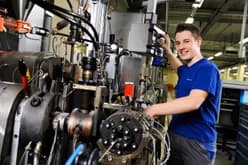 Ausbildung zum Anlagenführer/in EFZ - Arbeitssituation, Lohn und Weiterbildungen, Schnupperlehren und freie Lehrstelle für 2026 finden. Anlagenführer/in EFZ