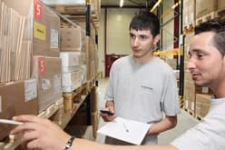 Ausbildung zum Logistiker/in EBA - Arbeitssituation, Lohn und Weiterbildungen, Schnupperlehren und freie Lehrstelle für 2026 finden. Logistiker/in EBA