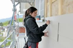 Ausbildung zum Fassadenbaupraktiker/in EBA - Arbeitssituation, Lohn und Weiterbildungen, Schnupperlehren und freie Lehrstelle für 2026 finden. Fassadenbaupraktiker/in EBA